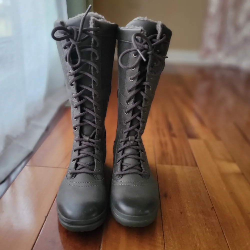 Women’s Ugg Elvia Waterproof Tall Lace up Charcoal Sheepskin Sherpa Boot Sz 6.5 - Picture 4 of 10